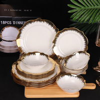 Vaisselle en porcelaine de luxe vintage avec incrustations dorées, service de table 18 pièces pour usage quotidien, qualité export, vente en gros pour hôtels