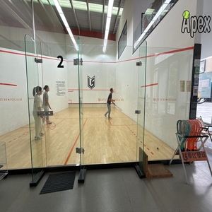 Terrain de <span class=keywords><strong>squash</strong></span> portable de haute qualité en verre trempé personnalisé APEX Wholesale avec installation de plancher en bois disponible - Product Image 5
