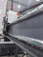 Machine de fraisage CNC 3 axes à fonctionnement stable avec table en acier à rainures en T pour le post-traitement de modèles imprimés en 3D et le travail de fraisage de fibre de verre FRP