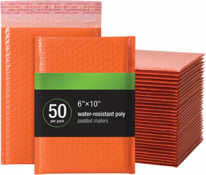 Sobres Acolchados de Polietileno Naranja de 6x9 Pulgadas, Impermeables, con Cierre Autoadhesivo Desprendible, 50/Caja QUA85863 - Product Image 1