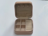 Boîte à bijoux de voyage en cuir PU rose carrée - Logo et couleur personnalisés