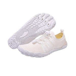 Chaussures d'eau avec empeigne en mesh, semelle en caoutchouc, respirantes, unisexes, pour la plage en été - Product Image 4