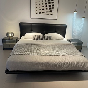 Ensemble de meubles de chambre à coucher gris pour hôtel Lit King Size en cuir italien Lits classiques, modernes et luxueux avec tête de lit - Product Image 1