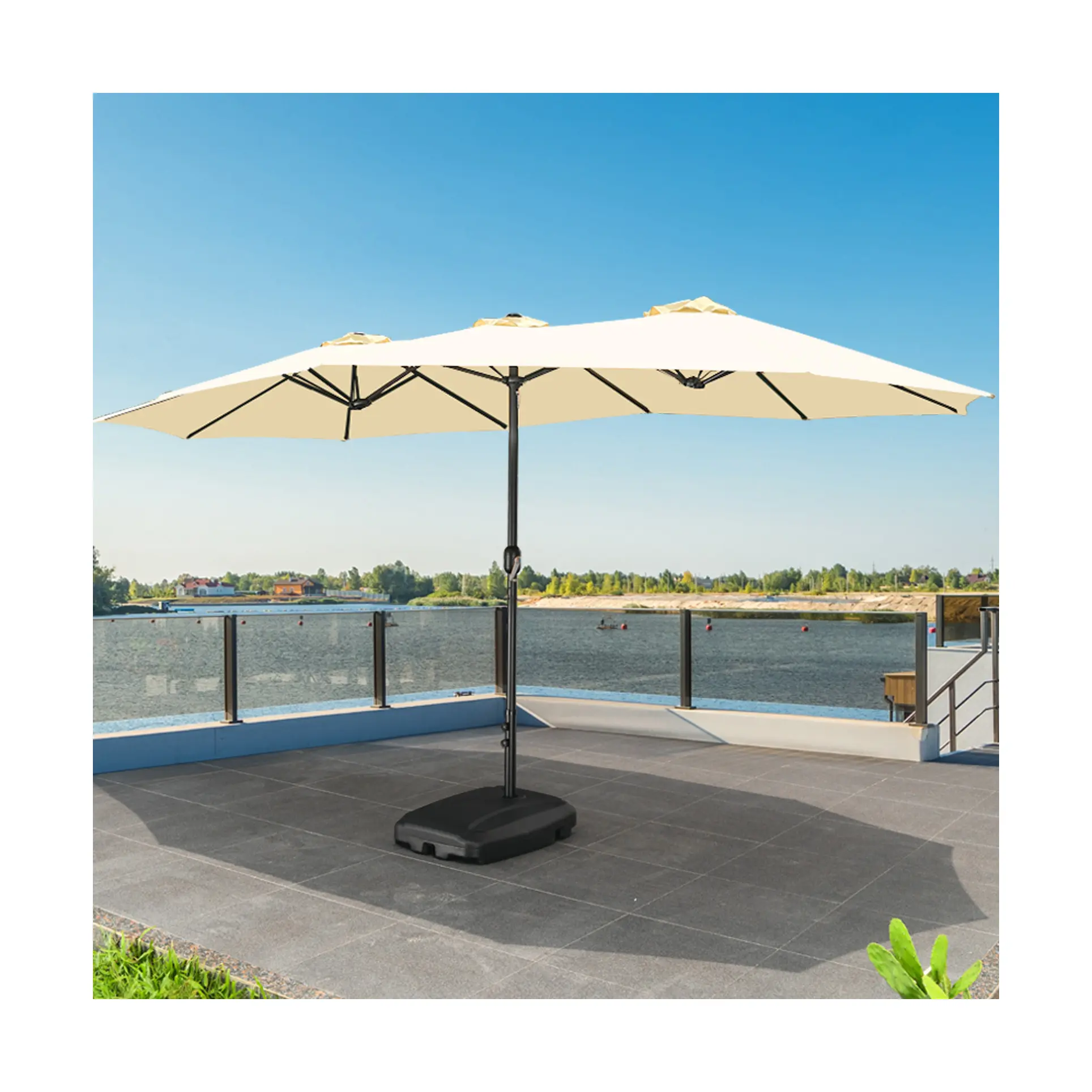 Nouvelles ventes directes d'usine de meubles d'extérieur dans le pilier parapluie à trois têtes 4.5M grand parapluie