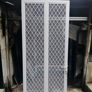 אבקה מצופה אלומיניום אמפלימש אלומיניום מצופה אלומיניום כיתה 6063 רשת לסורגים להגנה על חלון - Product Image 3