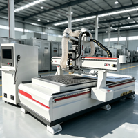Machine de découpe CNC ATC 1325 1530 avec lame de scie intégrée pour la fabrication de meubles et d'armoires en Chine