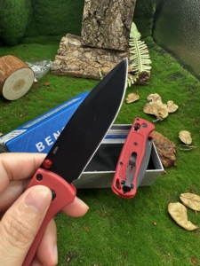 Cuchillo plegable clásico BM535 con mango cómodo para uso diario y camping - Product Image 3