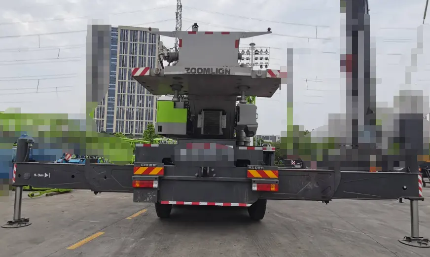 ZTC950E753 camion grue Zoomlion utilisé grue avec camion 95 tonnes utilisé machine de construction grue d'équipement de construction d'occasion