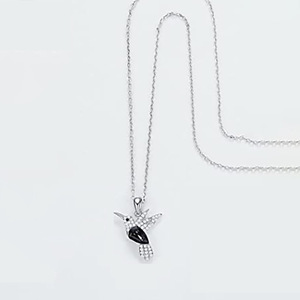 Collana con ciondolo in cristallo a forma di colibrì, design animale, catena a maglia, gioielli da donna per tutti i giorni - Product Image 3