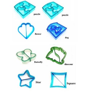 Crown Shaped Mini Truck Sandwich Cutter Green Plastic Kitchen Gadget For Party Use 10x12cm - Product Image 5