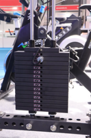 Estante de entrenamiento de máquina Smith tres en uno con cruce de cables de buena calidad Estante de entrenamiento de formas y colores personalizable versátil