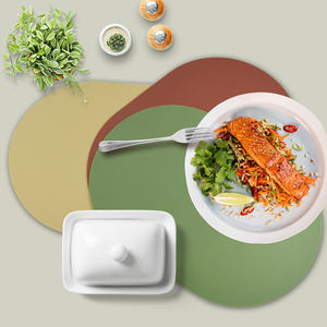 เสื่อซิลิโคนวงรีทนความร้อน1มม. แผ่นรองจานกันน้ำสำหรับโต๊ะอาหาร MOQ ต่ำโลโก้ตามสั่ง - Product Image 5