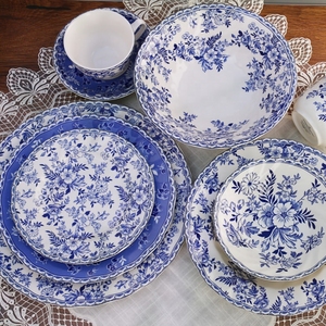 Wholesale Nordic Blue and White Patterned Porcelain Dessert Plates and Dinner Sets - Product Image 1