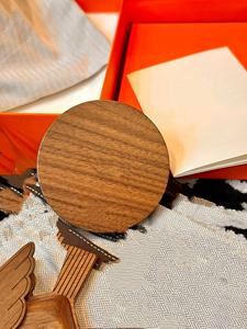 Petit pendentif en bois de noyer noir de style Art déco européen, petit Pégase, décoration murale, petit cadeau - Product Image 2