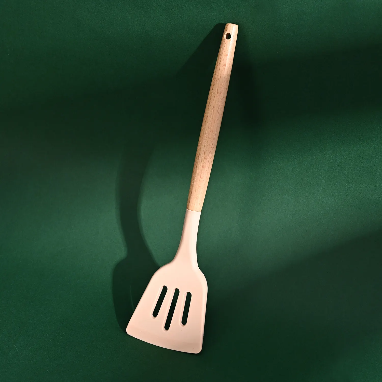 12 pièces accessoires de cuisine en silicone outils ustensiles de cuisine en silicone ensemble d'ustensiles de cuisine avec manche en bois
