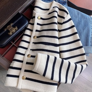 Red and White Contrast Striped Soft Waxy Knitted <strong>Top</strong> Women's Autumn New Sweet Age-reducing Short Sweater Cardigan - Product Image 2