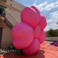 Modèle de fleur géante entièrement gonflable avec des pétales volumineux pour la décoration de patio, de mur de bâtiment, de cour, de fête de mariage, fleur gonflable