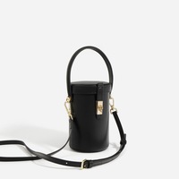 Tas Fashion 2026 Musim Semi Musim Panas Model Baru Kasual Kulit Asli Portabel Kapasitas Kecil Tas Bucket Dompet Wanita Penutup Kunci