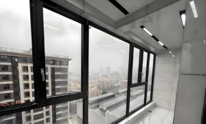 Portes et fenêtres en aluminium à système de pont thermique silencieux, taille personnalisée - Product Image 2