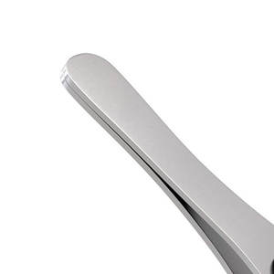 Pince à épiler personnalisée Dermispro Instruments avec logo, en acier inoxydable, légère, durable, à pointe inclinée pour l'épilation des sourcils - Product Image 4