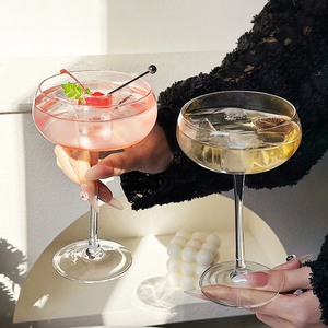 Vasos de Cóctel Clásicos Retro Reutilizables Personalizados para Bodas y Fiestas - Product Image 4