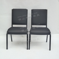 Chaises d'église empilables simples en noir, empilables pour les pasteurs