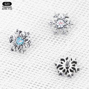Boucles d'oreilles flocon de neige en titane 6,9 mm avec zircon bleu, clous de cartilage, bijoux de piercing corporel - Product Image 3