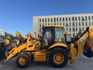 โรงงานจำหน่ายรถแบคโฮล JCB 3CX ใหม่เอี่ยม พร้อมฟังก์ชั่น Powerslide Side‑Shift, ขาตั้งกันโคลง, มีอุปกรณ์เสริมให้เลือกมากมาย - Product Image 1