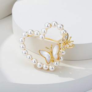 Butterfly Pearl Brooch With Shell Inlay Zinc Alloy Party Corsage Pin Accessory - Product Image 1