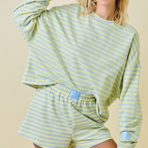 Set Due Pezzi Personalizzato all'Ingrosso per <span class=keywords><strong>Donna</strong></span> Autunnale con Felpa a Righe in Spugna a Maniche Lunghe e <span class=keywords><strong>Pantaloncini</strong></span> Produttore - Product Image 2