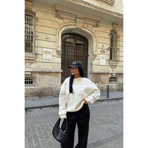 Sudadera Blanca Vintage de Seda para Mujer, Bordada, Talla XS, Diseño Casual con Forro, Estampado, Ligera, para Otoño e Invierno - Product Image 2