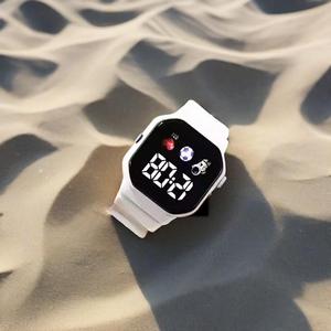 Reloj deportivo barato para adolescentes, tecnología LED digital - Product Image 1