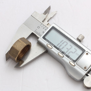 ปลั๊กเกลียวในทองแดง 4 จุด สำหรับข้อต่อท่อ ฝาปิดปลายท่อน้ำ - Product Image 4