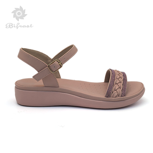 Sandales de Luxe à Talon Carré et Bride en T 70 mm, Doublure Cuir, Boucle Réglable pour Femme, Collection 2026 - Product Image 1