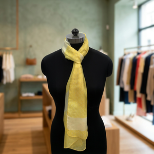 Écharpe longue en soie jaune à imprimé numérique floral vintage, accessoire de mode estival pour femme, cadeau - Product Image 3