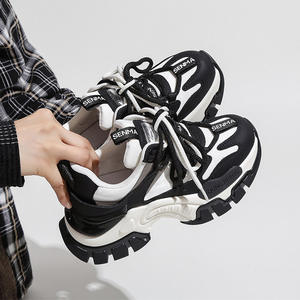 Zapatos gruesos para papá para mujer, zapatos casuales de moda para caminar con suela gruesa para uso deportivo de primavera, verano y otoño - Product Image 2