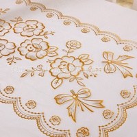 Nappe rectangulaire imperméable de style européen en PVC avec bordure en dentelle florale dorée