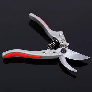 Cisailles de jardinage Mountain Wisteria V9, lame de 70 mm, structure papillon en acier allié, pour couper les plantes de 10 à 20 mm - Product Image 2