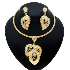 Yuuaili Dubai 24k镀金新款设计珠宝套装搭配大号Natraul水晶闪亮新娘结婚项链耳环首饰