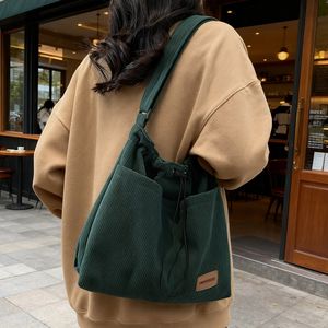 Sac fourre-tout en velours côtelé de style coréen pour femmes, sac à bandoulière tendance de grande capacité, sac à main décontracté et polyvalent - Product Image 5