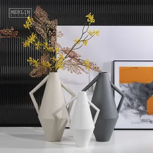 Dekorative nordische weiße Blume Luxus vase für andere Wohnkultur Accessoires moderne Keramik vase mit Griff Wohnzimmer Dekor