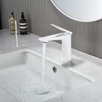 Robinet de lavabo blanc pour salle de bain Mélangeur de bain Cascade Robinet d'évier en laiton Mélangeur de salle de bain monté sur le pont