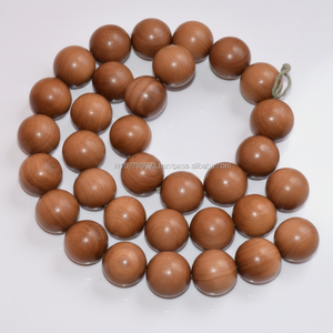 Juego de Mala de Sándalo Premium Riddhi Siddhi de 108 Cuentas, Ecológico, con Fragancia Amaderada Dulce, Cuentas de Madera Natural de Color Marrón Dorado Oscuro - Product Image 1