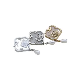 Fashion Chinese Lotus Flower Button White Gold Silver Color Shinny Buttons Square Pedant Lady Dress Garment Knot Accessories