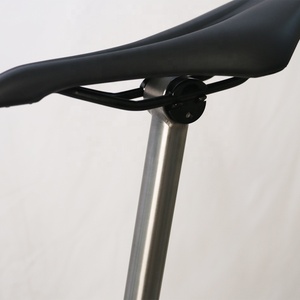 Vélo de route 700c de haute qualité avec cadre en titane, roues en fibre de carbone, 24 vitesses, passage des câbles entièrement interne, roues 700c - Product Image 3