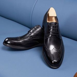Chaussures habillées en cuir véritable respirantes, légères, antidérapantes, à bout carré, style Brogue Oxford pour le travail et les trajets quotidiens - Product Image 2