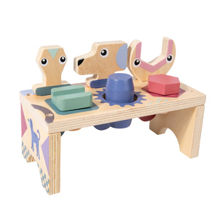 Banc de travail en <span class=keywords><strong>bois</strong></span> <span class=keywords><strong>Montessori</strong></span> en gros pour développer les compétences pratiques, ensemble d'outils de montage à visser pour enfants, motif dessin animé - Product Image 1