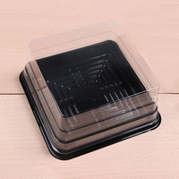 Boîte d'emballage alimentaire jetable en plastique PET carrée pour gâteaux, pâtisseries, sushis, sucre, avec couvercle transparent et base noire et dorée