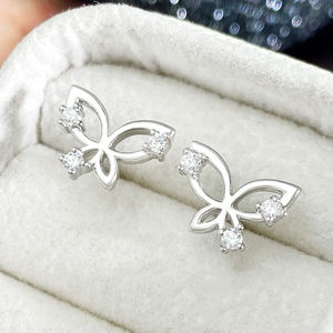 Aretes de Zirconia Cúbica de Moda al por Mayor, Aretes de Mariposa Bonitos Chapados en Oro para Niñas - Product Image 5