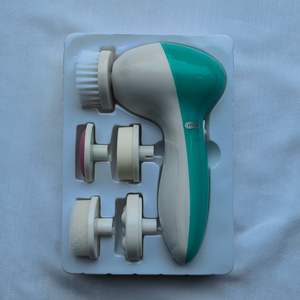 Cuidado DE LA PIEL Dispositivo de belleza Masaje Eléctrico Limpiador facial multifuncional Juego de cepillos faciales 5 en 1 Cepillo de limpieza facial - Product Image 2